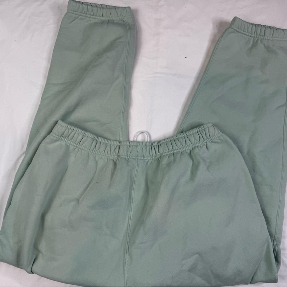 Nike Tapered Jogger Men's Sports Pants Size L Mint Green Elastic Waist A030425 - Picture 2 of 7